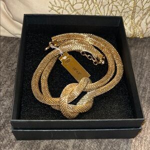 Elegant Gold Knot Necklace
